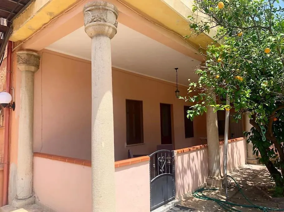 אסמיני Apt Con Portico Privato Vicino Cagliari Airport דירה